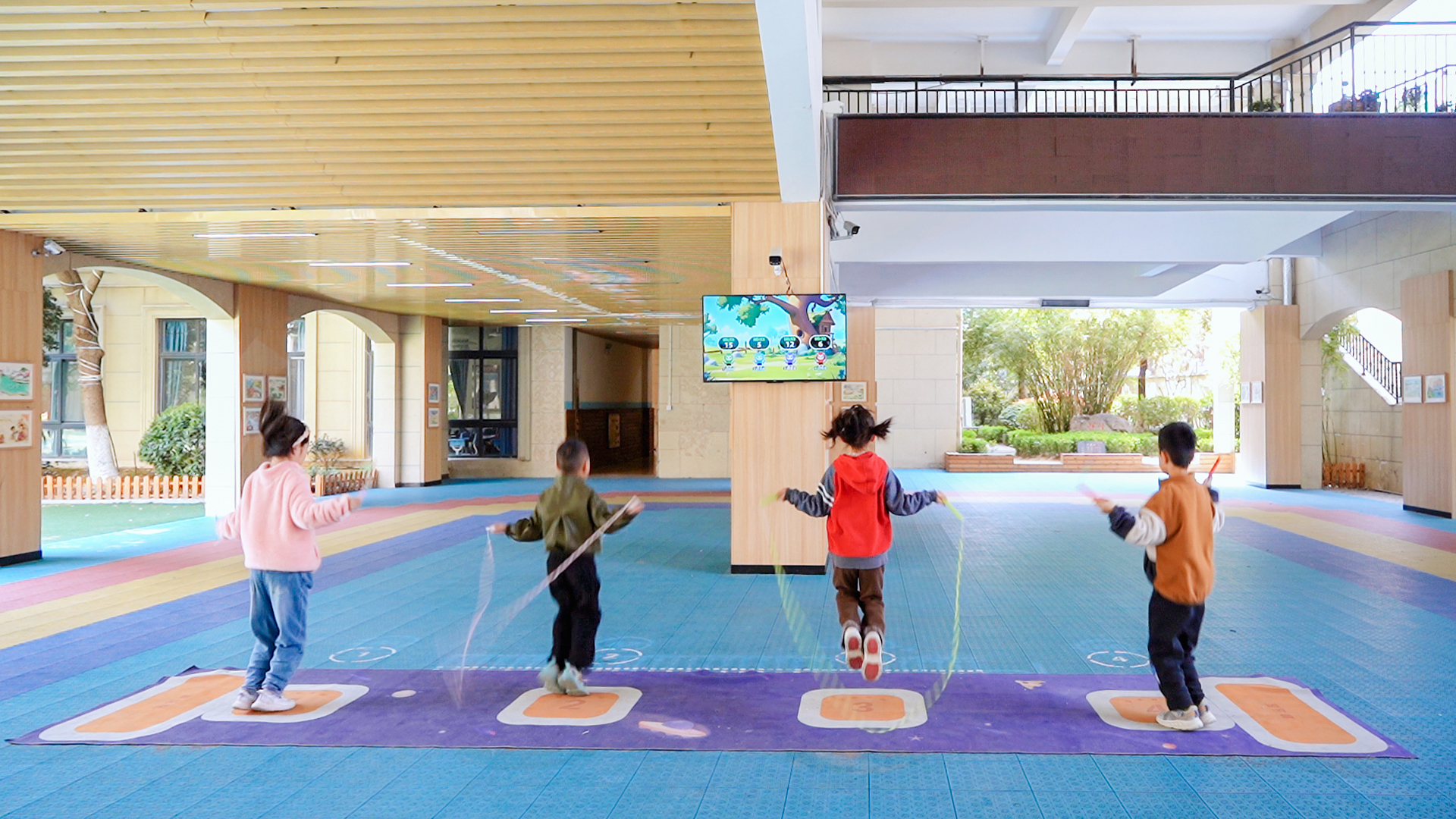 2体育角多合一四人跳绳